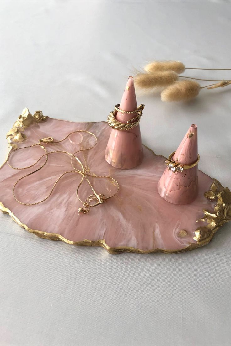 Pink & Gold Resin Jewelry Tray Set – Elegant Handmade Organizer for Rings & Necklaces